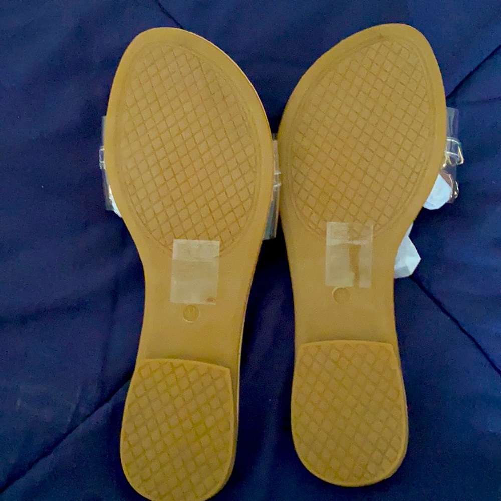 Sandle with rose gold colored stones